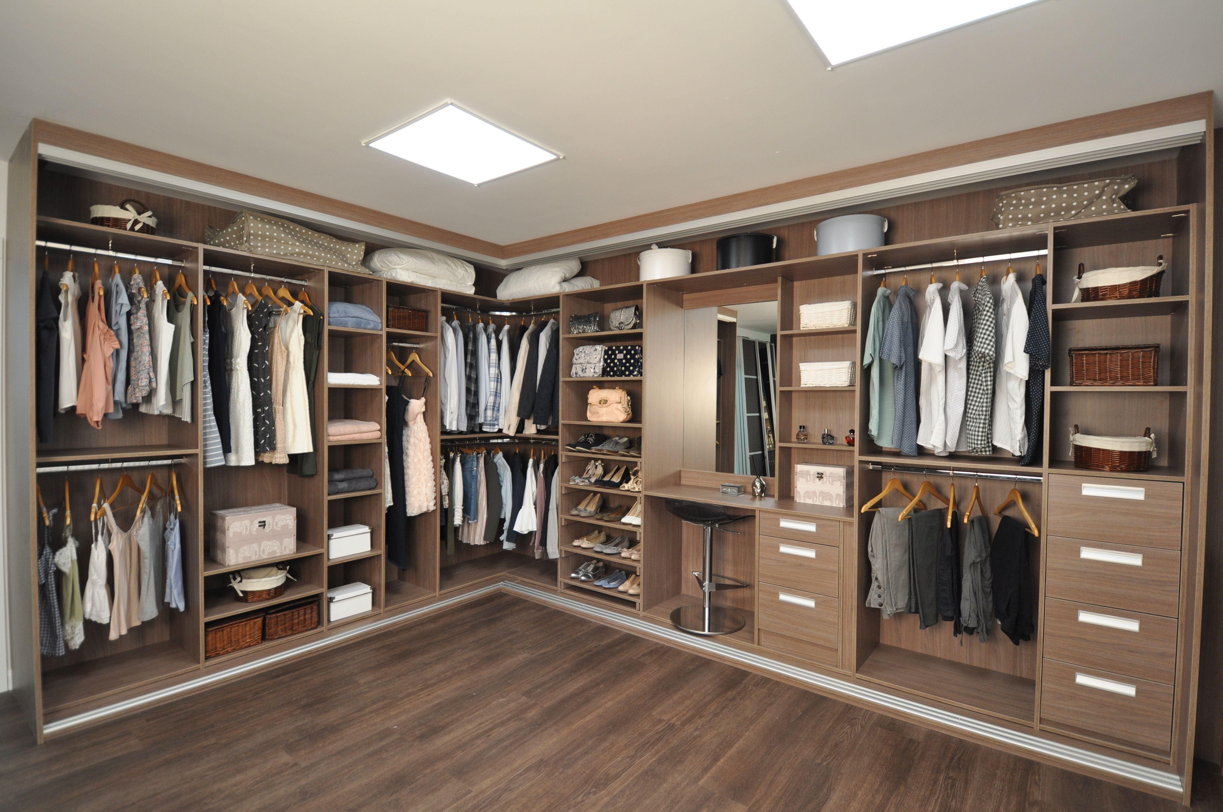 Seamless Storage Integration: Your Ideal Wardrobe, Expertly Built